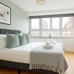Comfortable West London Stay Near Acton Town Station
