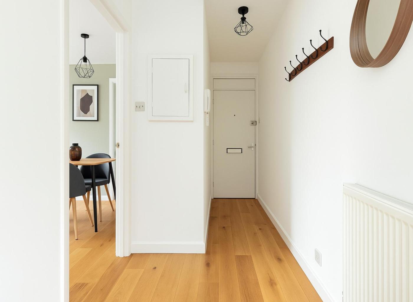 Comfortable West Near Acton Town Station