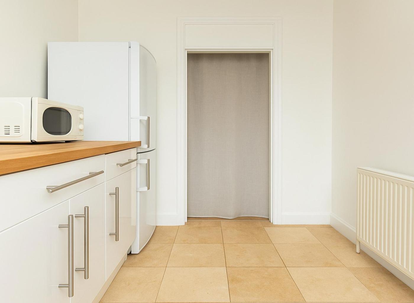Comfortable West Near Acton Town Station Apartment